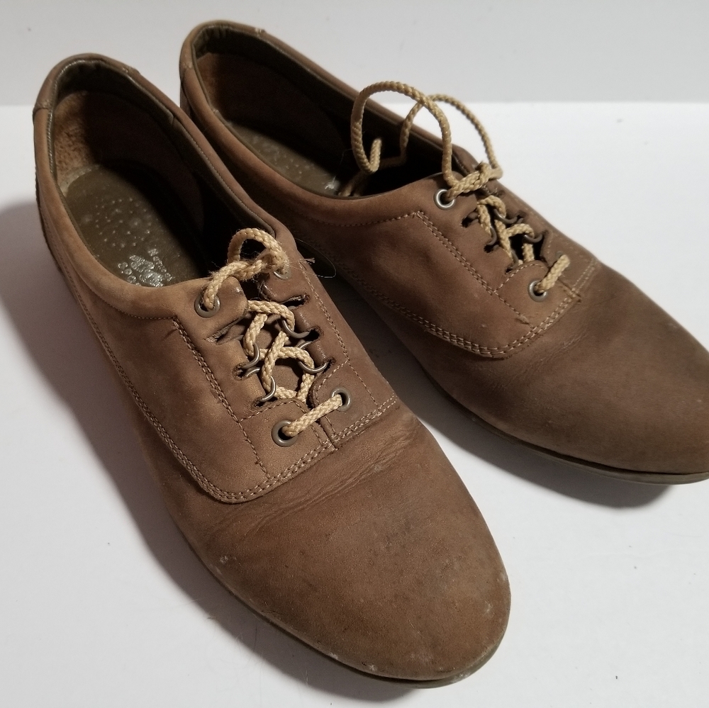 - Natural Sport Tan Lace Ups 8N
